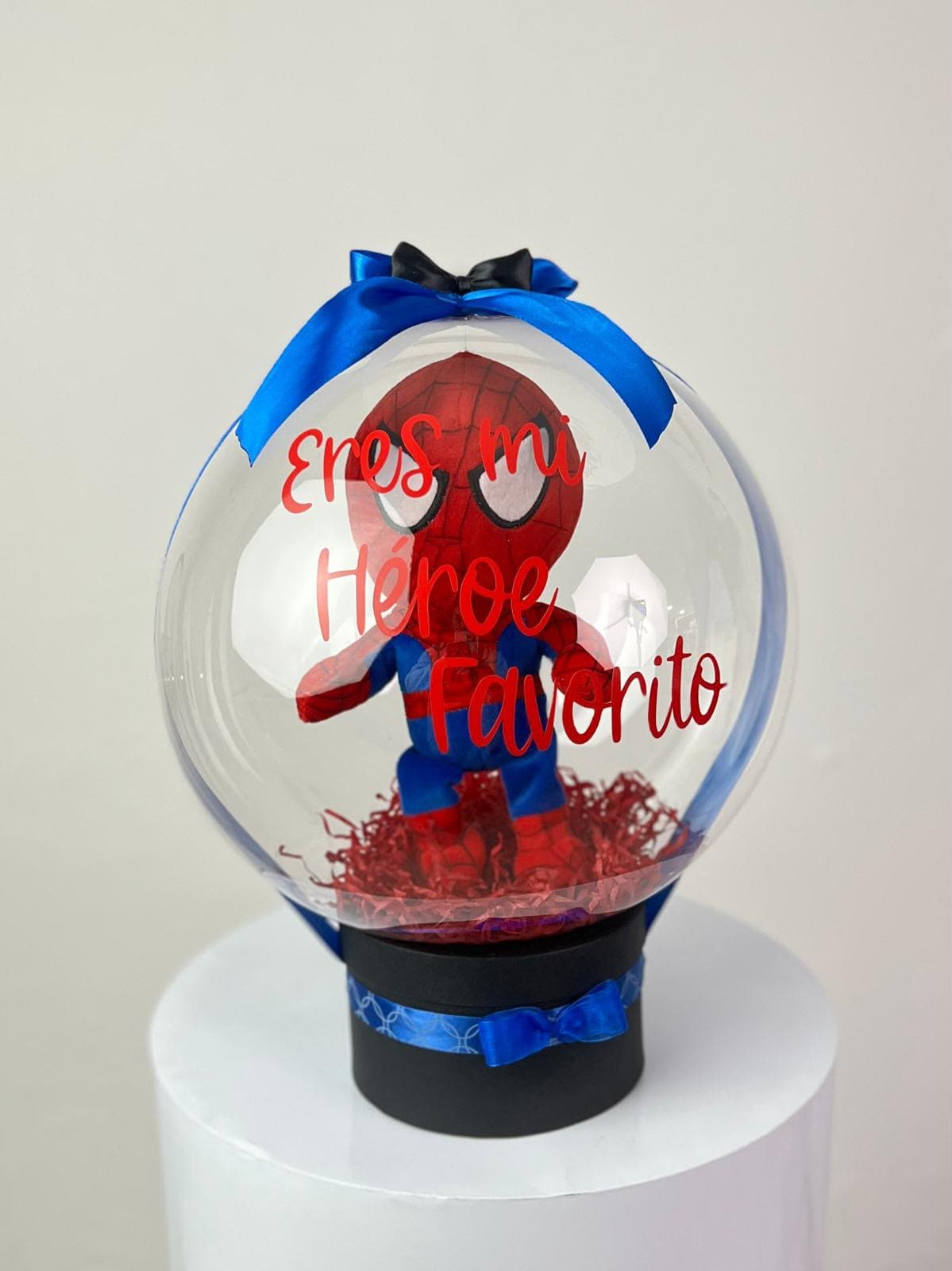 Caja con globo especial y peluche